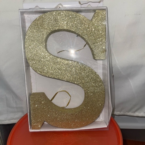 Gold Glitter Letters - Picture 7 of 16